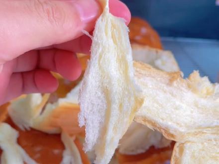 老式大面包回味童年记忆,经典老味道。零添加剂、零改良剂、天然酵母发酵 传统工艺制作#老面包#老式面包#手撕面包#老面包做法 #老式面包做法