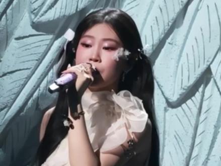 沈佳润跨年夜演唱歌曲《不染》直拍!!
#沈佳润 #不染