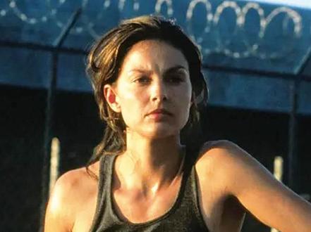 第(2/3)集:丈夫离奇失踪,妻子被判入狱6年,却发现这是一个阴谋!#解说电影 #高分悬疑