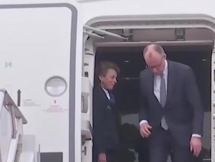 默茨访华深感震撼,离开中国前突然改口,得罪美国也在所不惜 #军事科技 #军事科普 #军事迷 #大国重器 #军事爱好者