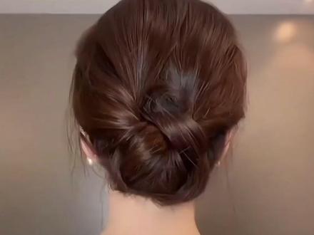 穿裙子出门就扎气质低盘发#编发 #发型