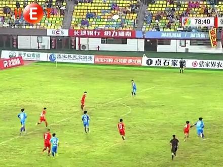 湘超射手榜再添一名中学生——马子宜 来自长沙市长郡滨江中学的他,今年16岁,是长沙队年龄最小的球员。
@长沙市长郡滨江中学 #2025湖南省足球联赛 #湘超联赛 #足球小将 #长沙队 #湘超射手榜