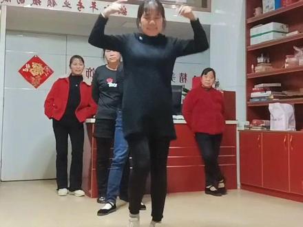 搞笑段子一群疯女人。