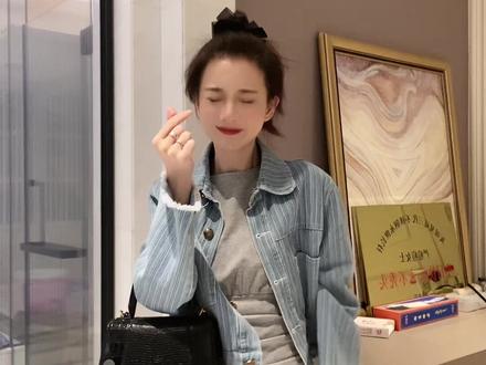 其实有个消息没告诉大家,我确实怀孕了,怀的是火锅奶茶烧烤的孩子#ootd穿搭