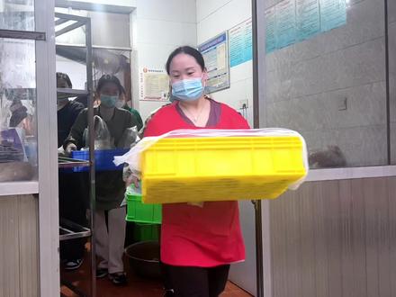 南京六合猪头肉7仙女,日卖猪货1200斤,猪头就要100个,#猪头肉 38元一斤,只用鲜货入口即化#南京美食