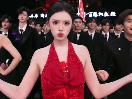 转身舞收到礼物 情绪价值拉满的龙妹感谢来了#热门 #龙浩天#龙浩天直播#重庆酉阳桃花源#小龙女