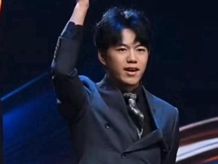 抽我 都抽我 抽的就是我@四川电影电视学院招生办 @四川电影电视学院
#川影月评 #川影月评什么时候最紧张 #想上月评的衣架男孩来了 #月评 #月评社死现场