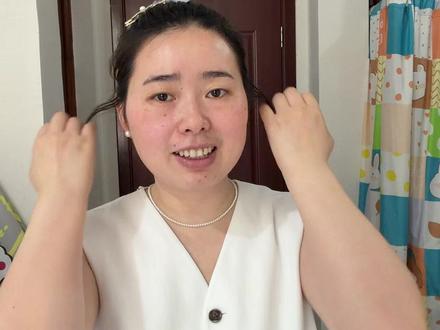短发懒人扎发!一个抓夹轻松搞定
短发怎么扎头发发型,天热了想要把头发扎起来了。#短发扎发 #短发抓夹发型 #百搭抓夹 #无美颜无滤镜素颜