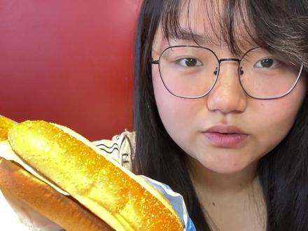 麦当劳星星人联名吃了!长长鳕鱼堡好过瘾 谁的童年plus版回归了!
还是和星星人的联名
和闺闺全款拿下长长鳕鱼堡
实现童年的梦寐以求!
#麦当劳 #星星人 #深海鳕鱼堡 #联名 #美食测评
@DOU+小助手