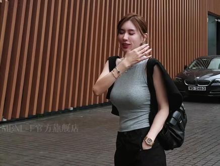极简潮搭 “撞钉工装” 100% 棉质感拉满 宽松自在出行好穿#秦梅 #秦磊 #气质穿搭 #工装裤 #高级感