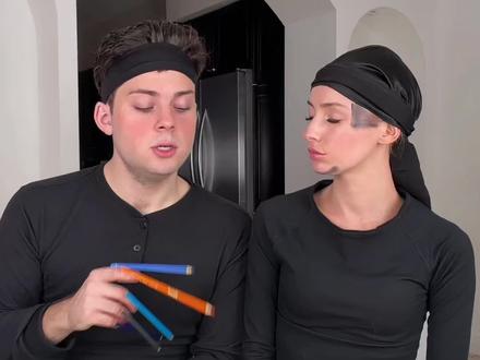 情侣互换身份排雷游戏挑战😂