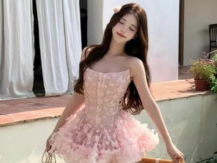 【小美】大码女装甜美碎花小蝴蝶抹胸连衣裙收腰显瘦粉色裙子15342#纯欲公主裙 #粉色蓬蓬公主裙 #软妹裙 #遮肉显瘦#洋气减龄@DOU+小助手