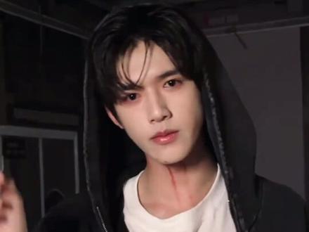 不知道 我只知道小官这个吻痕cha很曼妙#官俊臣 #第三个吻痕 #时代峰峻 #tf家族四代 #向全世界安利