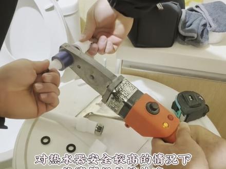 #美的全屋智能 #一声小美生活更美 #美的厨热服务 #局部改造精琢新境 #贴心至臻管家陪伴 活水2.0活水舱实时可见水质状态 浑浊度一目了然 自动排污真实用 定期清洗内胆干干净净