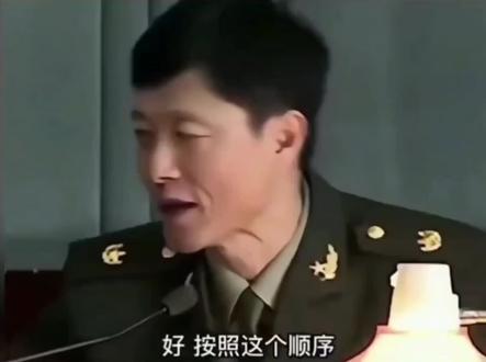 今天的中东,再一次印证了他的预言!!!
如果你关注最近伊朗的遭遇,再看艾跃进教授当年的这段话,会瞬间后背发凉。
艾公早在多年前就精准预言了美国在中东的“大棋局”:打阿富汗、打伊拉克、搞乱利比亚、染指叙利亚,如果这些都被摆平,下一个就是伊朗!
如今看伊朗面临的压力,从核设施遭袭到步步紧逼的封锁,哪一个逃出了他的分析?
艾公曾一针见血地指出:美国打伊拉克不是为了民主,打伊朗也不是因为核武器,根本原因只有一个——谁在中东挡了美国霸权的路,谁就得下台;谁家里有石油还不听话,谁就是“肥肉” 。
今天伊朗的处境,全在艾公当年的分析里。而他更用一生告诉我们——为什么我们必须强大?
今天的中东局势,今天的伊朗,就是最好的反面教材。
我们不是生活在一个和平的世界,而是生活在一个和平的国家。这份和平,靠的不是别人的恩赐,而是我们自己的“剑锋”和“射程”!