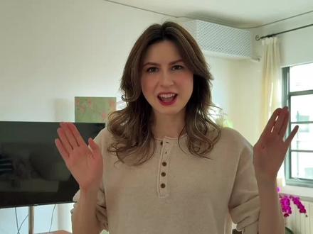 改造男友!书呆子情侣穿搭的约会 好喜欢Sid穿上hot nerd风😍 他比较喜欢穿宽松的衣服,但我觉得他很适合这种合身一点的,太可爱啦!大头贴也拍得挺好的~ 喜欢上面写的 “can I annoy you forever?” 因为这就是我对他的态度 嘿嘿#hotnerd #书呆子穿搭 #情侣穿搭 #hello时尚季 #零帧起手学秀场穿搭