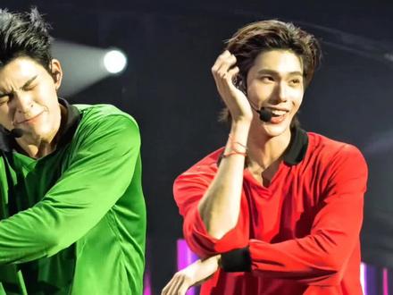 我们碰普之~要笑撅过去的红绿灯~哈哈~#2026LOL #2026LOL演唱会 #小面包普明 #pondphuwin