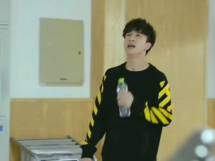 可你曾经那么爱我干嘛演出细节
#我们的少年时代 #薛之谦 #演员