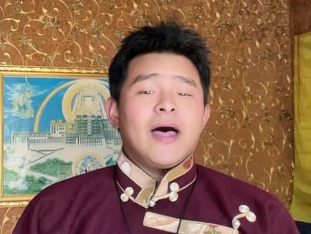 很难找到音源,清唱一下,不喜勿喷!在风景如画的博拉木拉,巡山队员们跟着歌声一起跳舞,真的很美好。#生命树#杨紫 #胡歌 #旦增达杰 #热门