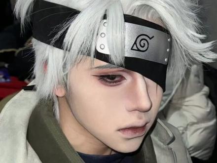 出现柜子必定刷新卡卡西! 这次直接颜值攻击!#卡卡西 #二次元 #漫展 #柜子 #快上号综合资讯