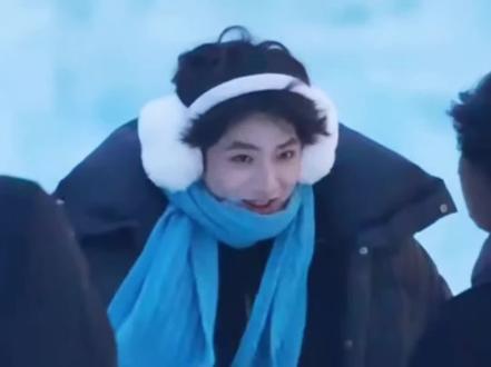 两个南方人终究是被哈尔滨的冷教育了 #刘耀文 #王鹤棣 #哈尔滨 #南方孩子看见雪 #宇宙闪烁请注意