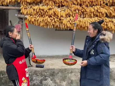 彝族年,一年十个月,一个月36天,剩下五天是过年!