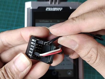 富斯nb4遥控器系列教程-接收机升级与对码(FGr4s)#rc模型 #rc遥控车 #trx4 #攀爬车