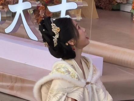 《云初令》开机,#虞书欣 被烟雾弹烟花惊一跳🎆
#云初令 #云初令开机