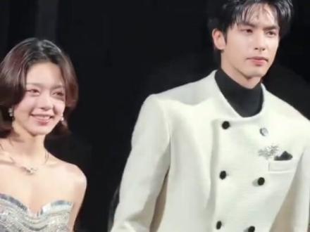 其实心动了,但是赶路要紧
#宋威龙赵今麦庆功宴哭了 其实你们也很不舍吧#宋威龙 #骄阳似我 #龙麦