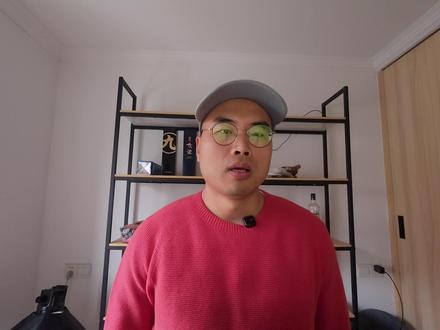 一天蒸发$2850亿,还能涨回来吗? 如果你以为AI只是会让软件更好用,那你就错了。Anthropic刚刚证明了:AI是用来消灭软件界面的 。
随着Claude Cowork和11个企业插件的发布,AI现在可以直接接管GitHub、清洗数据、审核合同 。这不仅仅是技术的升级,这是一场对“中间商”的降维打击。华尔街已经做出了反应,资金正在逃离软件股,因为大家意识到:有了AI,我们可能不需要那么多软件了 。
在这期视频中,我将解释为什么“自主代理”正在让传统SaaS软件变得多余,以及为什么杰富瑞分析师认为软件行业的情绪已降至“有史以来最差” 。
面对巨头的“代理战争”,普通投资者该如何应对?是抄底还是逃离? #美股