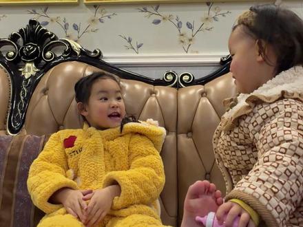 好久不见啦,小宝太调皮啦#挠脚心大挑战 #挑战挠脚心 #儿童搞笑视频