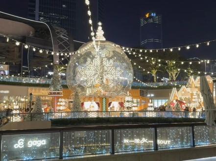 适合12月31号零点发的跨年文案: