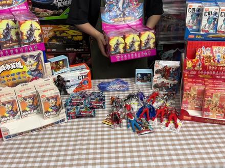 小卖部要倒闭啦?咔哥手涂光明托雷基亚来拯救! #奥特曼玩具 #布鲁可奥特曼 #奥特曼积木人 #玩具