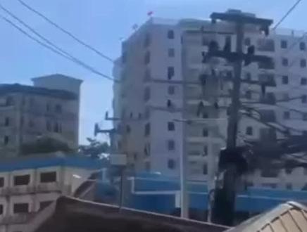 中国和印尼人在柬埔寨园区插上国旗,以此向泰国发出信号#泰柬边境 #泰国军人 #柬埔寨园区