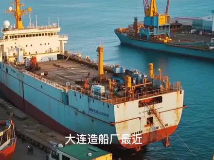 巨舰静静伫立,12万吨核航母,承载着梦想与力量。