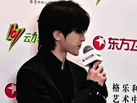 “漫画人照进现实”#蔡徐坤 #撕漫男 #向全世界安利