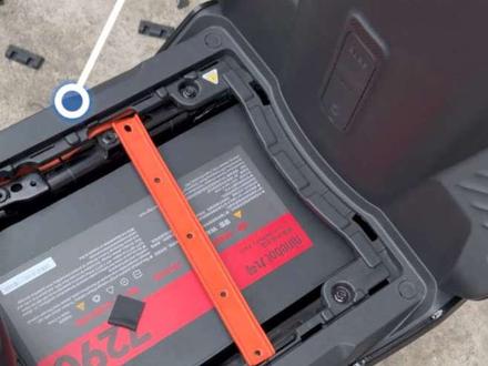 九号M3100安装7290电池,专用线束使用更完美,可调充电功率,关闭空开控制电池断电#九号M3100 #九号M5 #九号M5100 #九号M5125 #小牛NX#小牛nx