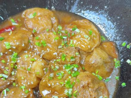 带你们看看,我今天做的面筋塞肉有多好吃,一口一个根本停不下来。#家常菜 #地方特色美食 #抖音美食推荐官 #妈呀太香了 #美食