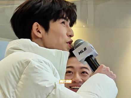 张凌赫亮相重庆 自称吃火锅不怕辣 #张凌赫自称吃火锅不怕辣 #张凌赫第一次来重庆