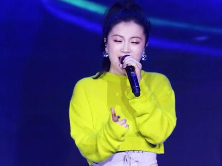 李嘉格上海演唱会《你要的全拿走》直拍,狠狠的迷上了!
#你要的全拿走 #李嘉格