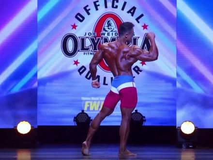 日本职业赛男子健体谢仁义完成精彩首秀,台湾选手刘翔思索进阶方向#健身 #健体 #肌肉 #运动