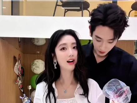 戚砚笛×任运杰 杰子哥的人夫感 都溢出屏幕来了😎.他真的是太爱了😌~#网剧着迷 #戚砚笛 #任运杰#人夫感 #真实生活分享计划