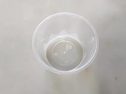 插座带电放入水中不短路?很多电工不告诉你原因,今天演示给你看#零基础学电工 #带电插座放入水中不短路 #插座带电放入水中 #灯在水中发亮