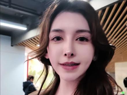 AWE逛展,被圈粉了~ #杨超越#AWE2026#中国万和天生可靠#万和品牌代言人杨超越#万和一级能效燃热