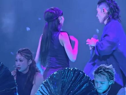 12.21Vanness吴建豪《Ur the reason》 #现场版live #演出现场 #前奏一响拾起多少人的回忆 #嗨翻全场 #F4上海演唱会