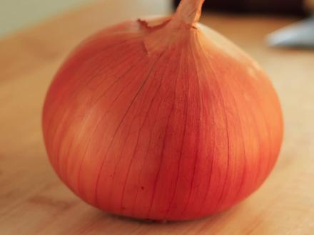 胡萝卜和洋葱一起做,简单美味又快速,出锅太香了