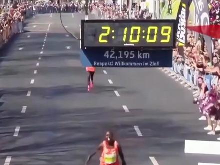 马拉松跑进2小时,打破世界记录,为何不被承认?#马拉松 #运动#体育 #世界纪录 #科普