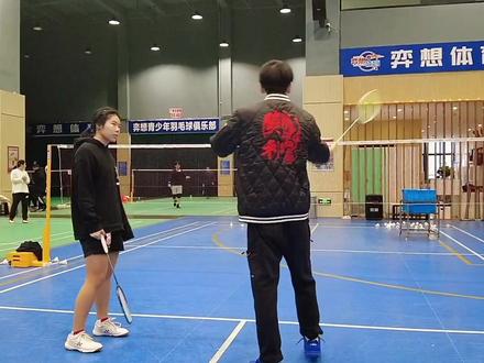 欢迎加粉丝群讨论交流羽毛球技术和资讯#羽毛球教学 #抖音小助手 #创作灵感 @蕉太狼 @加勒比海带🍒
