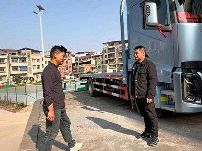 今天开工第一天#货车改房车 #自改房车 #升顶房车 #春晓闯地球自改房车