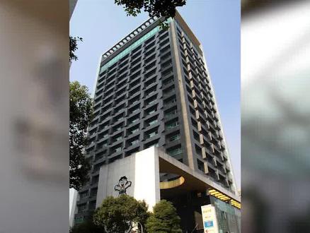 上海白马会所覆灭记,富婆一夜掷百万送男模,却因一条热搜被查封 #嗨翻全场#扫黄打非